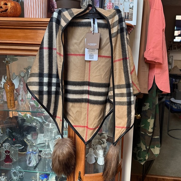 Burberry Tan and Black Check Scarf with Fur Accents. Cashmere with lambskin trim - Picture 6 of 7